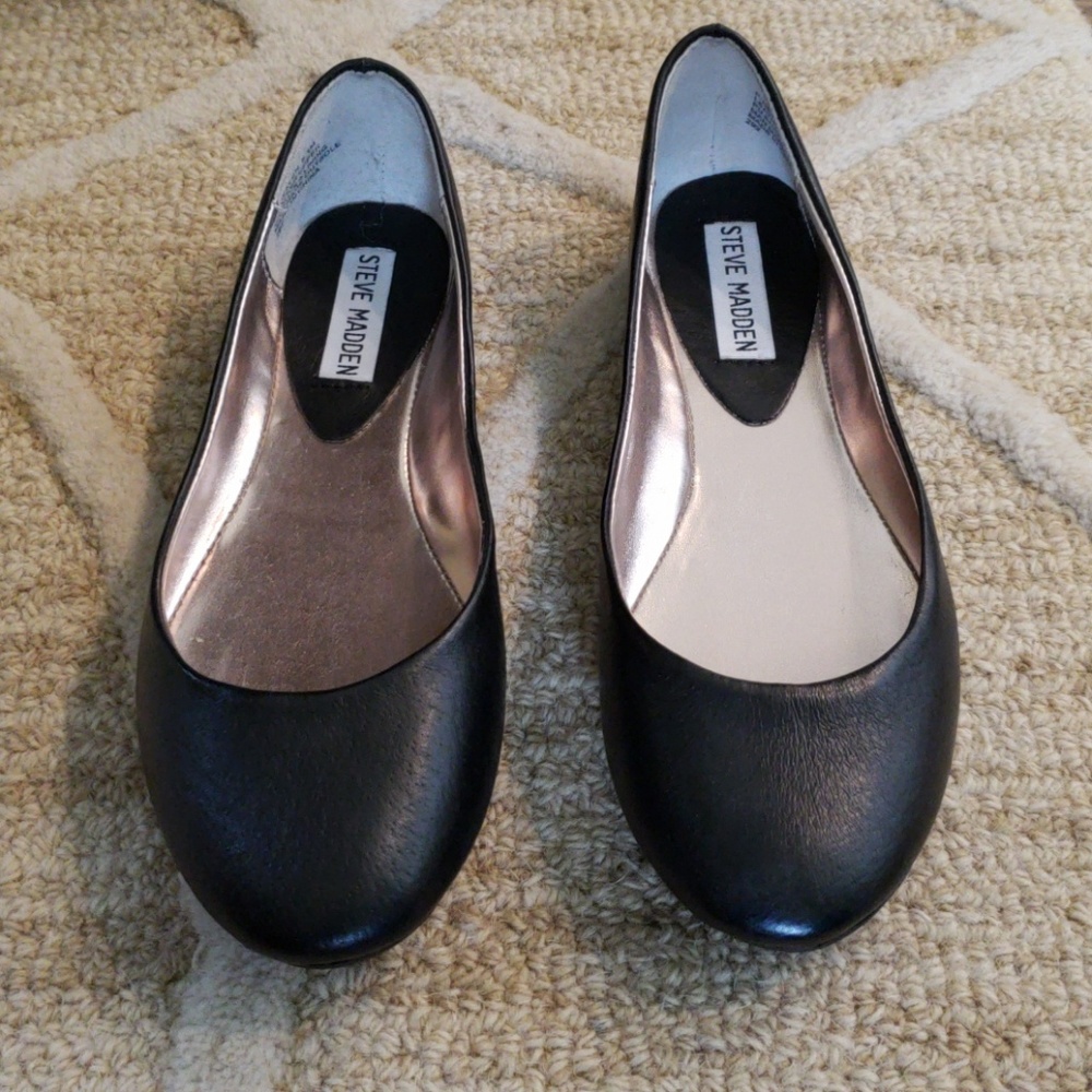 Steve Madden Black Flats